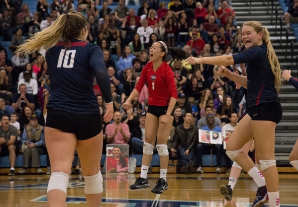Coronado celebrates a point during the division I state volleyball final match between Coron ...