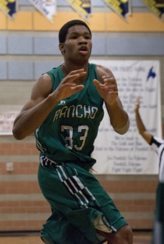 Rancho‘s Lamont Traylor (33) prepares for a pass during their game at Foothill High Sc ...