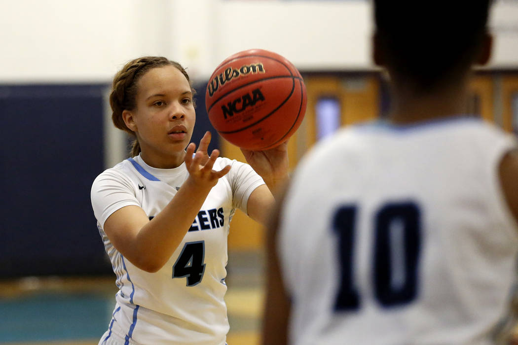 Canyon Springs’ Jhane Richardson (4) passes the ball during the Sunrise Region semifin ...