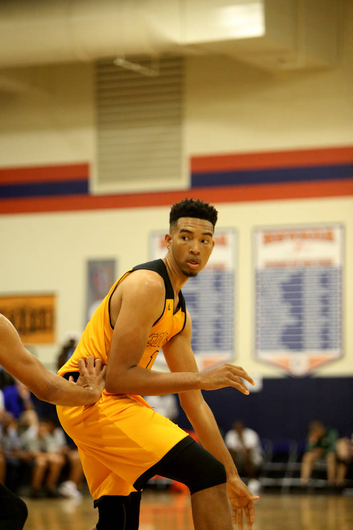 Compton Magic’s Isaiah Mobley (15) plays against Bishpo Gorman at Bishop Gorman High S ...