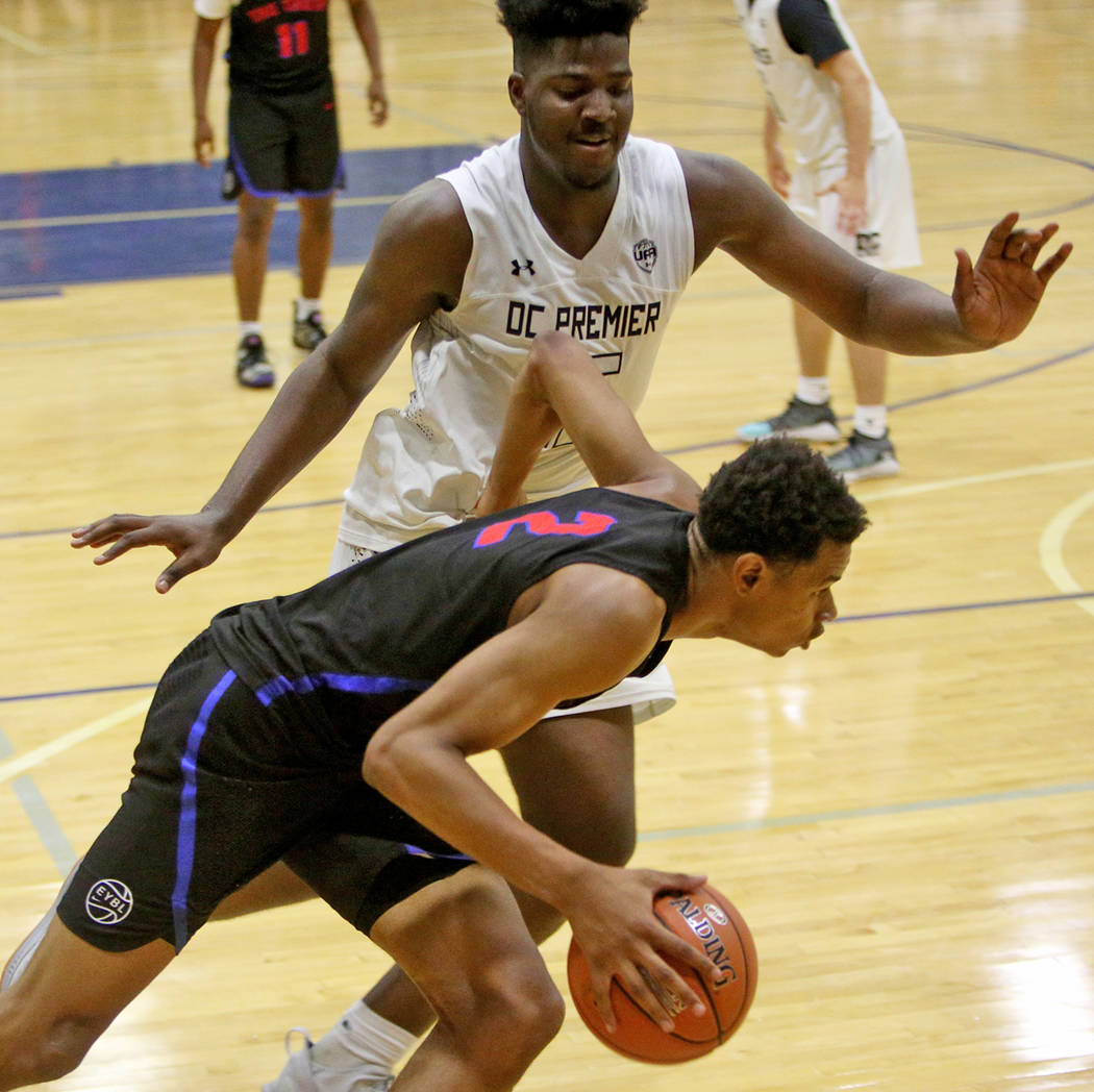 The Truth’s Keshad Johnson (2) runs past DC Premier’s Makhi Mitchell (15) at the ...