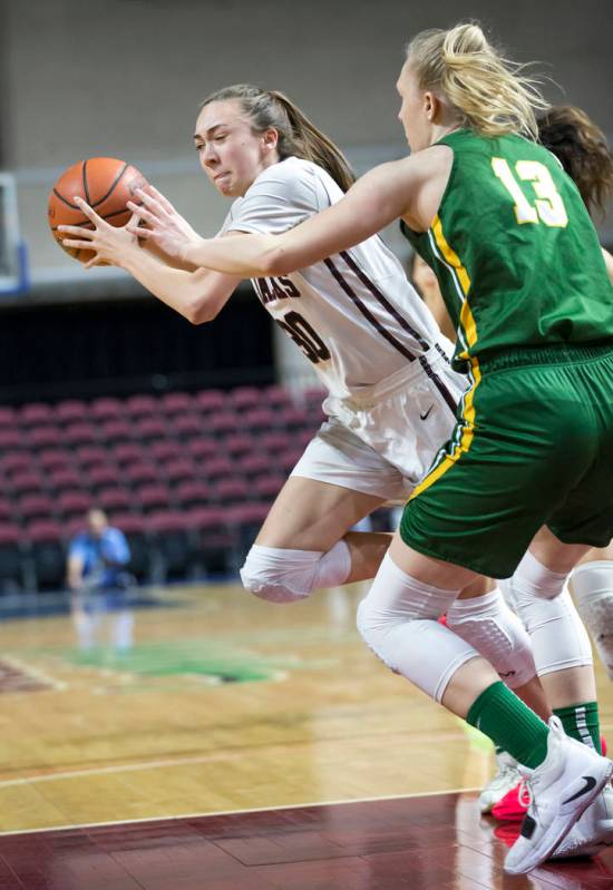 Desert Oasis’ Sierra Mich’l (30) drives the ball against Brea Olinda defender Ca ...