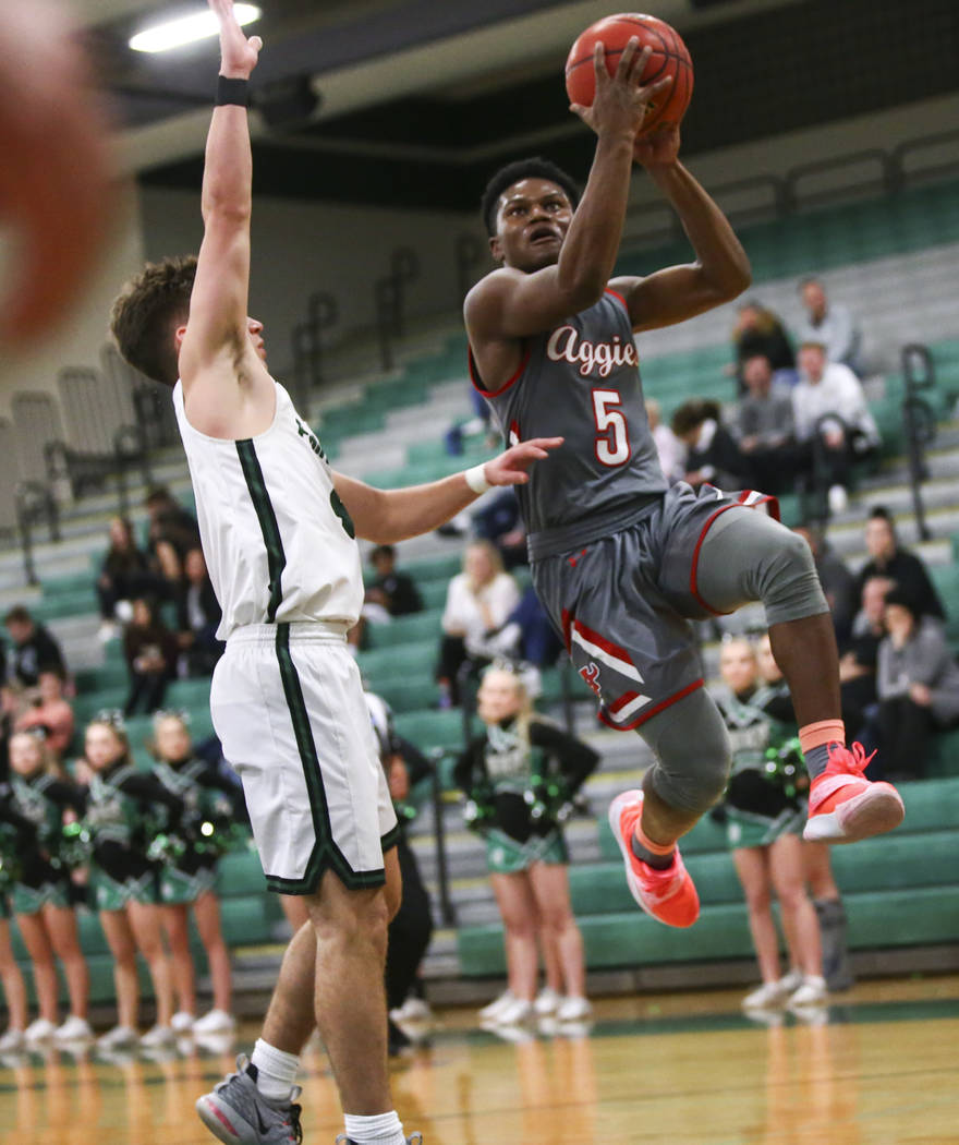 Palo Verde’s Antonio Maillaro (4) during a basketball game at Palo Verde High School i ...