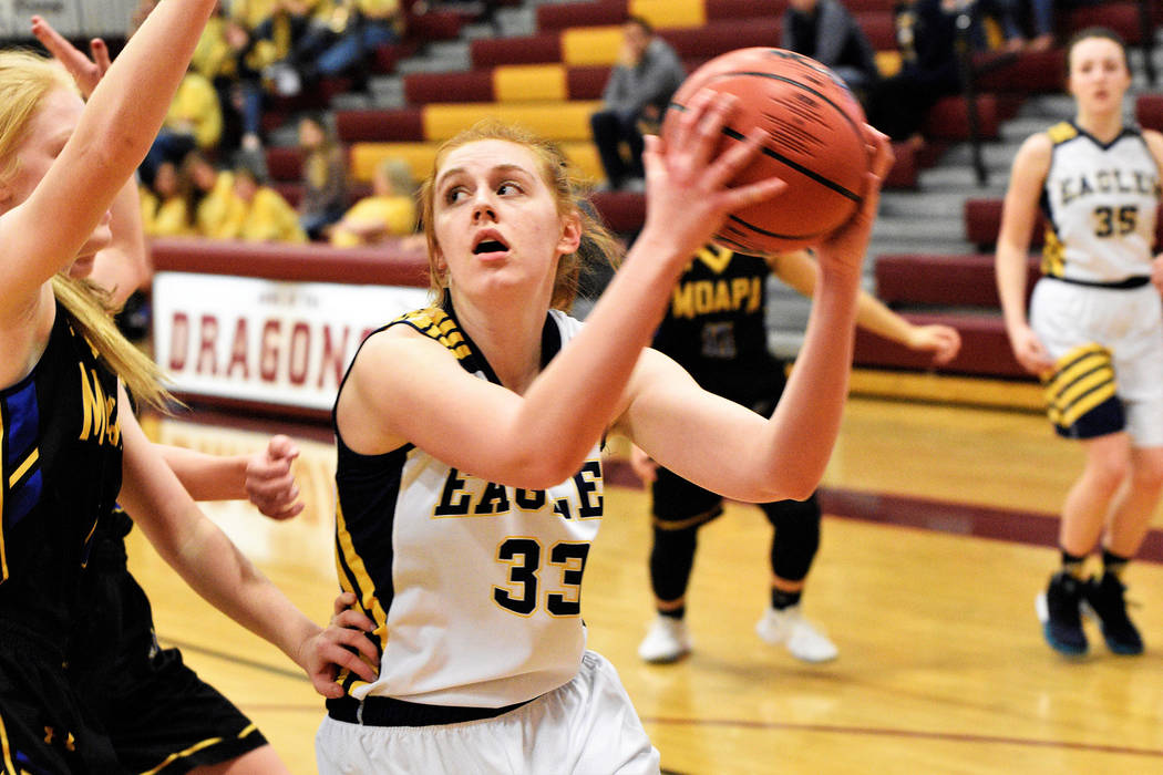 (Robert Vendettoli/Boulder City Review) Making her way inside the paint, junior forwar ...