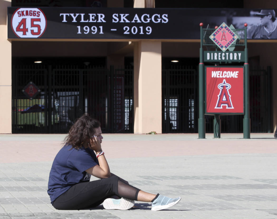 Angels, MLB mourn Tyler Skaggs after pitcher dies in hotel room