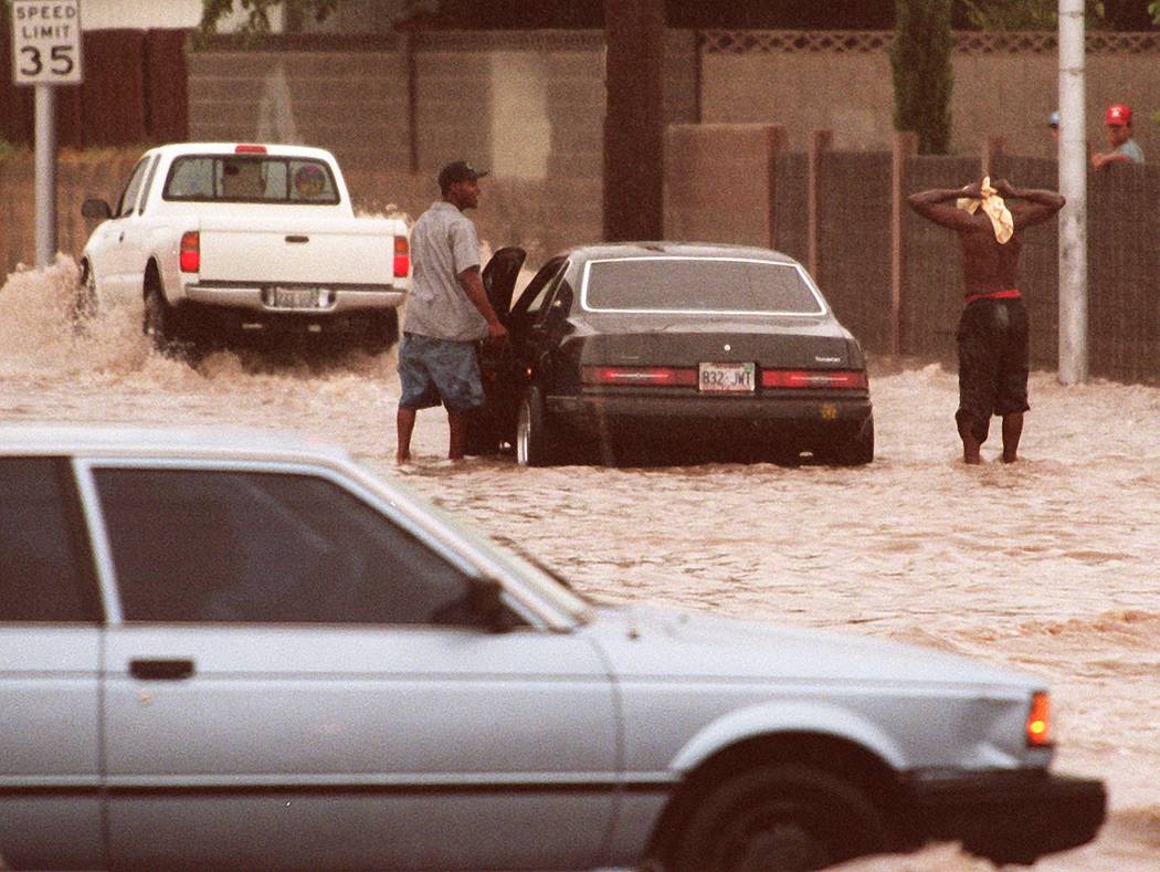 Stranded motorist at Washington and Pecos. (Las Vegas Review-Journal)