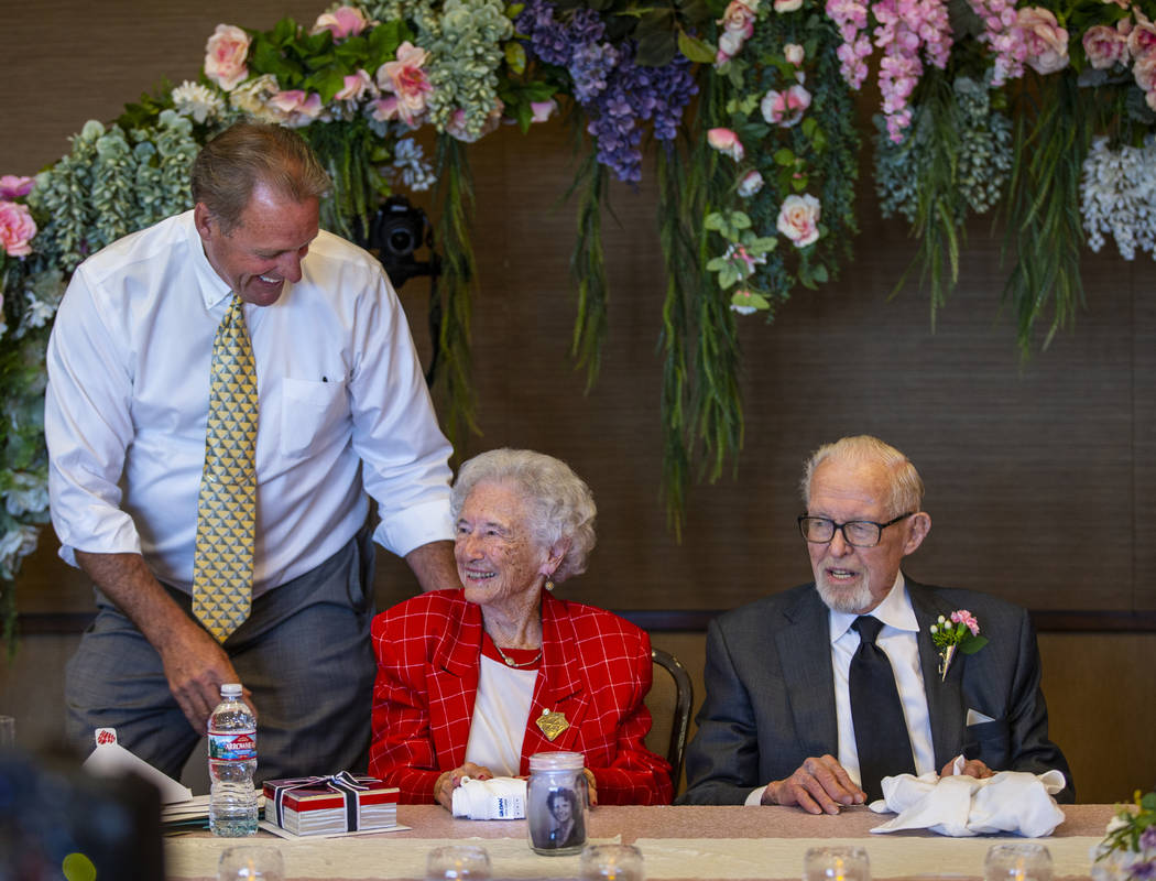 North Las Vegas Mayor John Lee, left, congratulates Donna and Gail Andress during their renewal ...