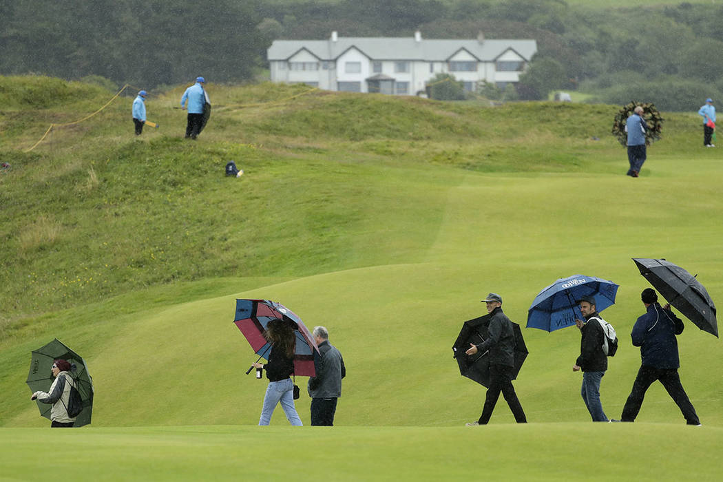 Expected bad weather moves up tee times for Open's final round  Las