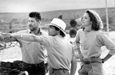 Ron Underwood directs Fred Ward, left, and Finn Carter on the set of the 1990 film Tremors. (Ph ...