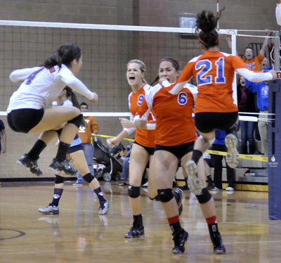 2011_volPREPS-SUNSETVOLLEY-NOV05 1