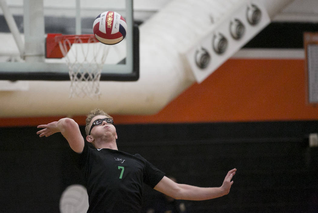 Palo Verde senior Grant Tingey (7) serves the ball during the Class 4A state volleyball fina ...