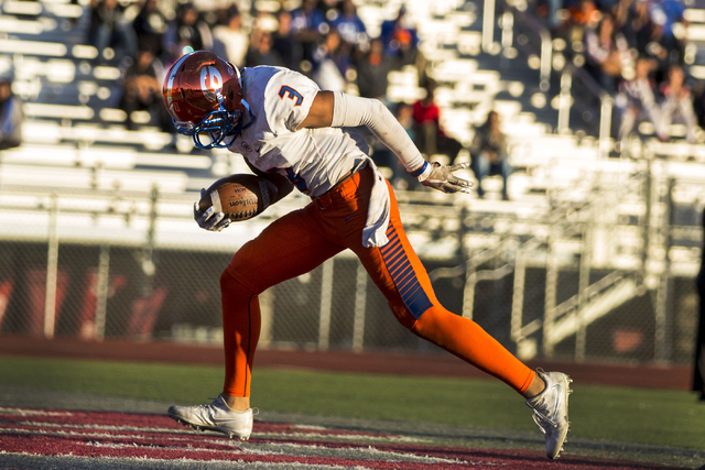 Bishop Gordan’s Jalen Nailor (3), runs for a touch down during the Sunset Region footb ...