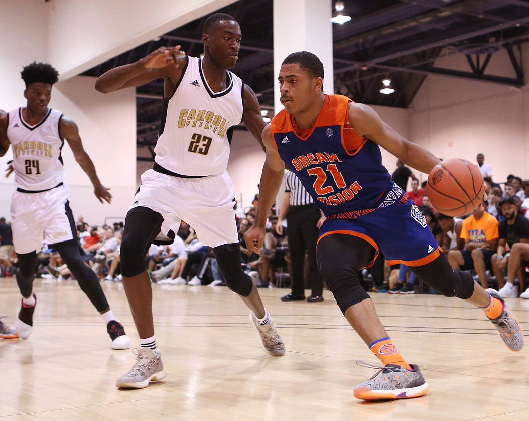 Bridget Bennett/Las Vegas Review-Journal Matt Mitchell handles the ball during an Adid ...