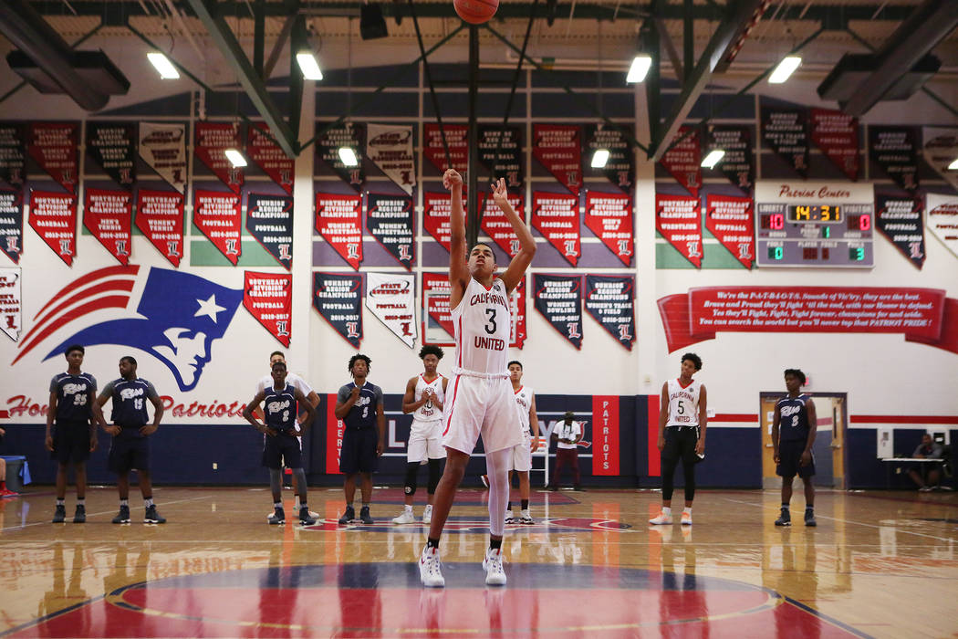 Liberty sophomore and California United player Julian Strawther (3) makes a free throw durin ...