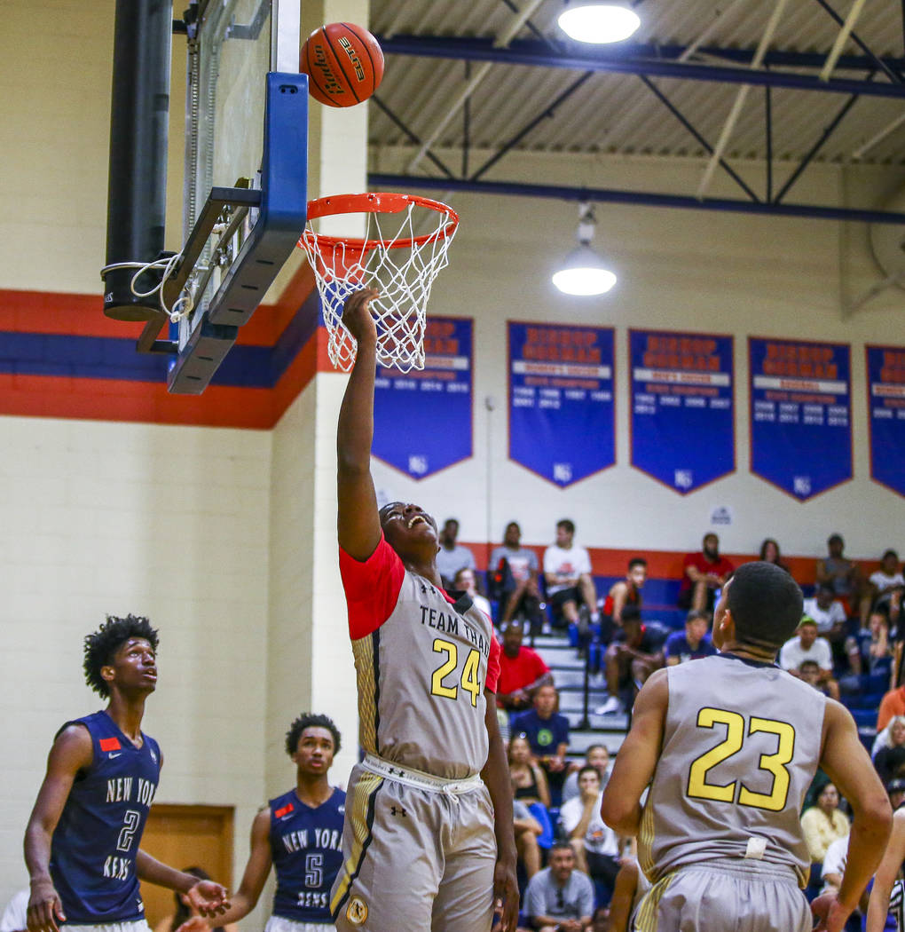 Team Thad’s Javian Fleming (24) attempts a layup during the Las Vegas Fab 48 Champions ...