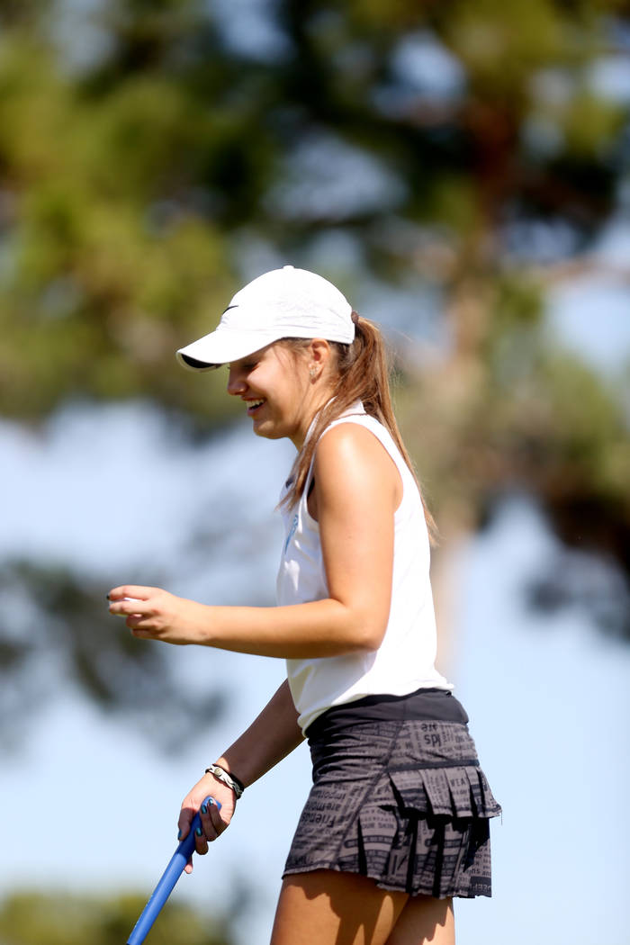 Foothill’s Katie Schlichenmayer completes hole four during the first day of the 4A Sta ...
