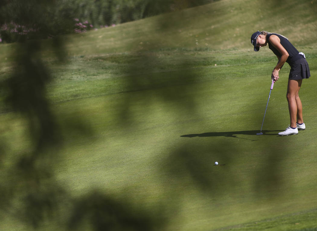 Palo Verde’s Annick Haczkiewicz putts during the Class 4A state girls golf tournament ...
