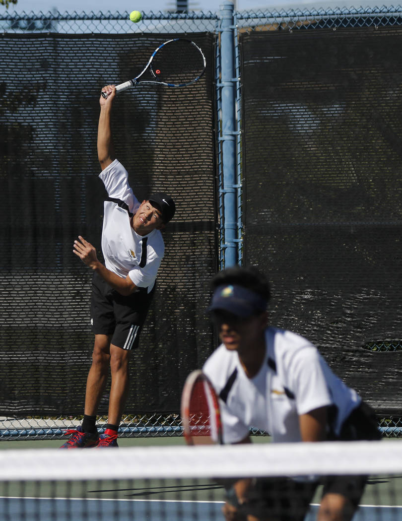 Clarkճ Michael Pasimio, left, and Simran Shah competes against Desert Oasis in the Cla ...