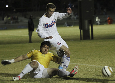 BGsoccer_110912jb_02