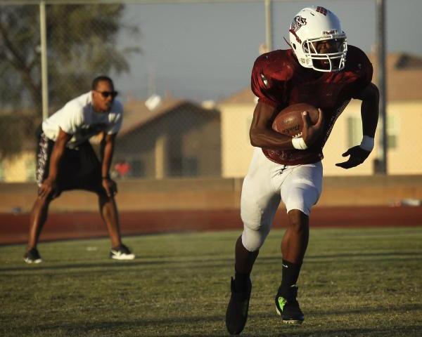 Desert Oasis senior running back Jocquez Kalili, shown returning a punt in practice Wednesda ...