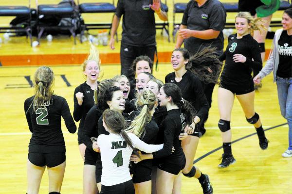 Palo Verde celebrates after defeating Centennial during the semifinals of the Sunset Region ...