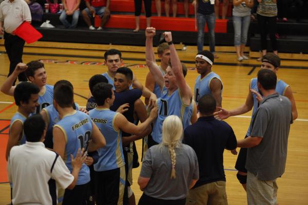 Foothill’s Caleb Hutchinson, center, celebrates with his team after defeating Palo Ver ...
