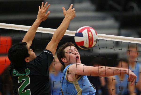 Foothill’s Taeg Williams, right, looks over his shoulder as Palo Verde’s Zac Pac ...