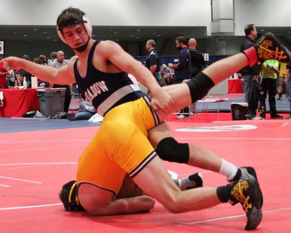 Shadow Ridge’s John Scarpati works Bonanza’s Jesus Hinojos in the second ro ...