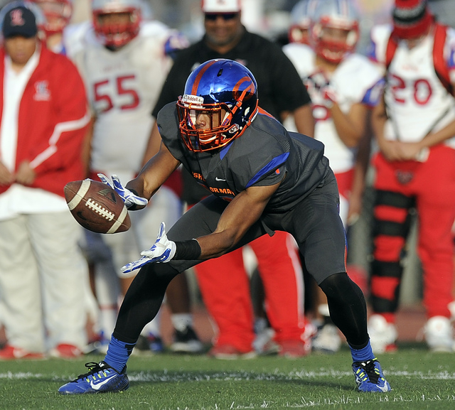 Bishop Gorman wide receiver kick returner Cordell Broadus (21) catches a pass in the second ...