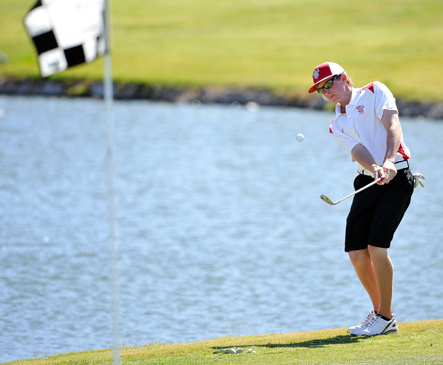 Arbor View’s Sam Dickey shoots pitches on the fourth hole during the final round of th ...