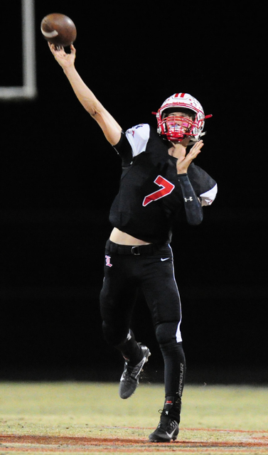 Liberty quarterback Kenyon Oblad passes against Coronado during their prep football game at ...