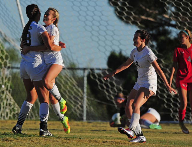 Palo Verde players celebrate a goal against Arbor View during their prep soccer game at Palo ...