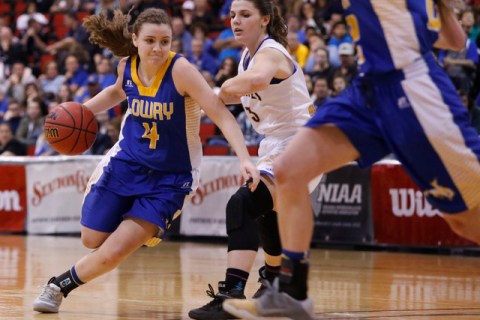 Lowry’s Sydney Connors (4) drives towards the hoop during the second half of a Class 3 ...