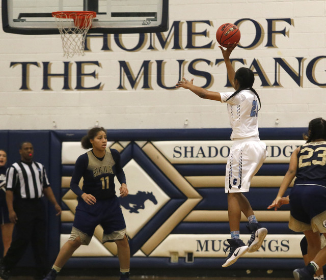 Centennial’s Justice Ethridge (21) during the first half of a Class 4A Sunset Region c ...