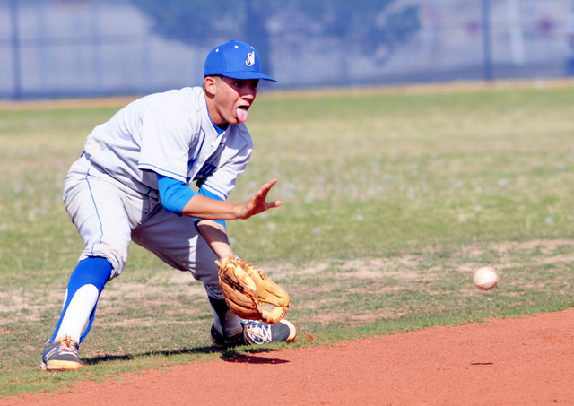 Sierra Vista’s Cadin Marin fields a grounder in the second inning of their game at Sha ...