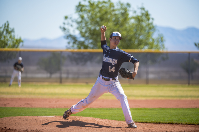 Shadow Ridge pitcher Jesse Meyer pitches to Desert Oasis at Shadow Ridge High School in Las ...
