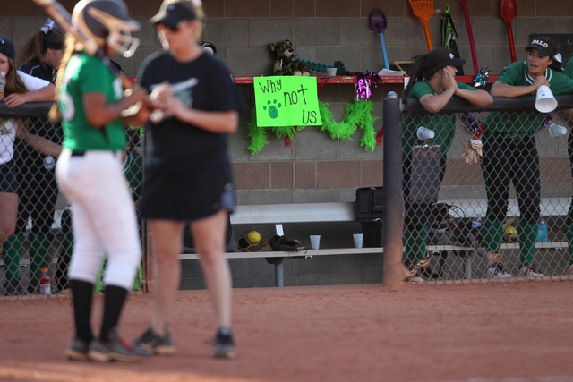 A sign decorates Palo Verde’s dugout during their softball game against Rancho at Elle ...