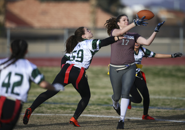 Cimarron-Memorial’s Alyssa Karpinski (17) reels in the ball as Palo Verde’s Grac ...