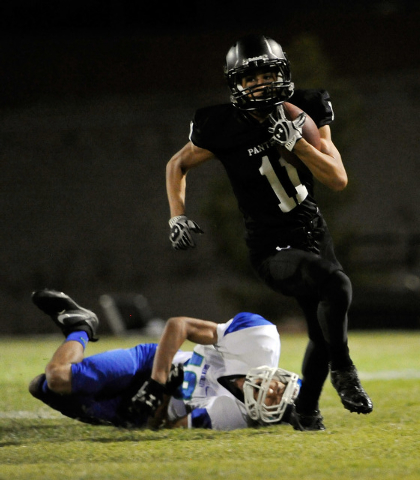 Palo Verde’s Ty Fuller (11) runs up field after breaking away from Green Valley’ ...