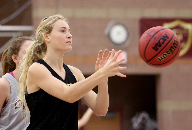 Faith Lutheran’s Bryanna Neagle passes the ball during the team’s practice, Mond ...