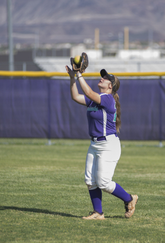 Silverado’s Taryn Southerland (29) catches a fly ball against Rancho during the first ...