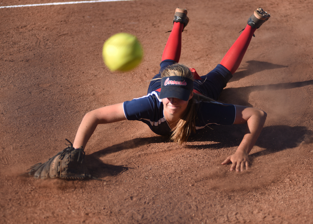 Coronado’s Tatum Spangler (5) dives to catch a foul ball against Foothill during their ...