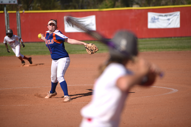 Bishop Gorman’s Samantha Stanfill (4) pitches against Arbor View during their softball ...