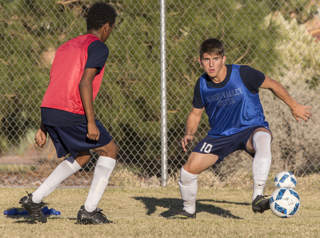 Spring Valley soccer player David Van Hoose (10) makes a run during practice on Wednesday, N ...