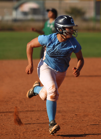 Centennial’s Sonja Lawrence runs for third base against Palo Verde on Tuesday. Centenn ...