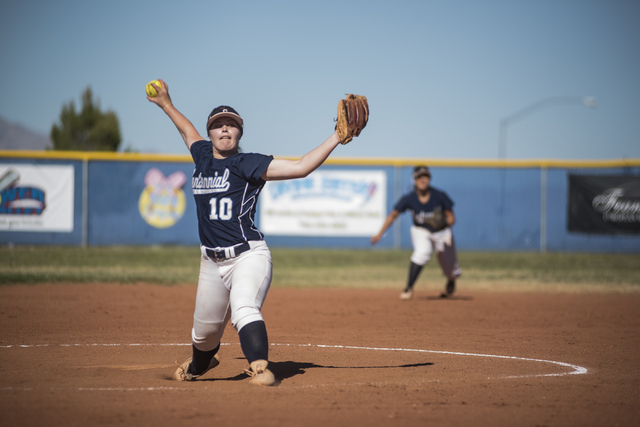 Centennial’s Maddie Jones (10) pitches against Arbor View during their softball game p ...