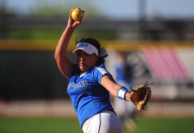 Sierra Vista starting pitcher Kalei Watkins delivers to Faith Lutheran in the seventh inning ...