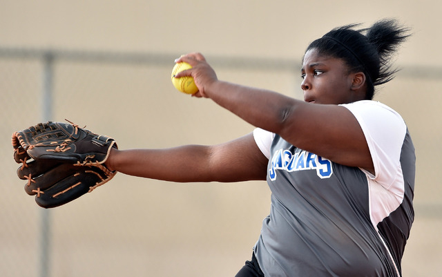 Desert Pines’ Maiya Richardson winds up to pitch the ball during a high school softbal ...