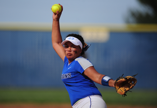 Sierra Vista starting pitcher Kalei Watkins delivers to Spring Valley in the fourth inning o ...