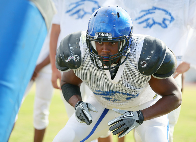 Sierra Vista junior running back and linebacker Daniel Godfrey works a drill during practice ...